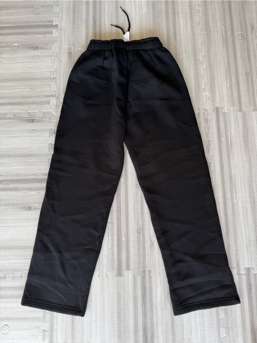 ALO Yoga Black Straight Leg Pants & Hoodie Set - Picture 5 of 11